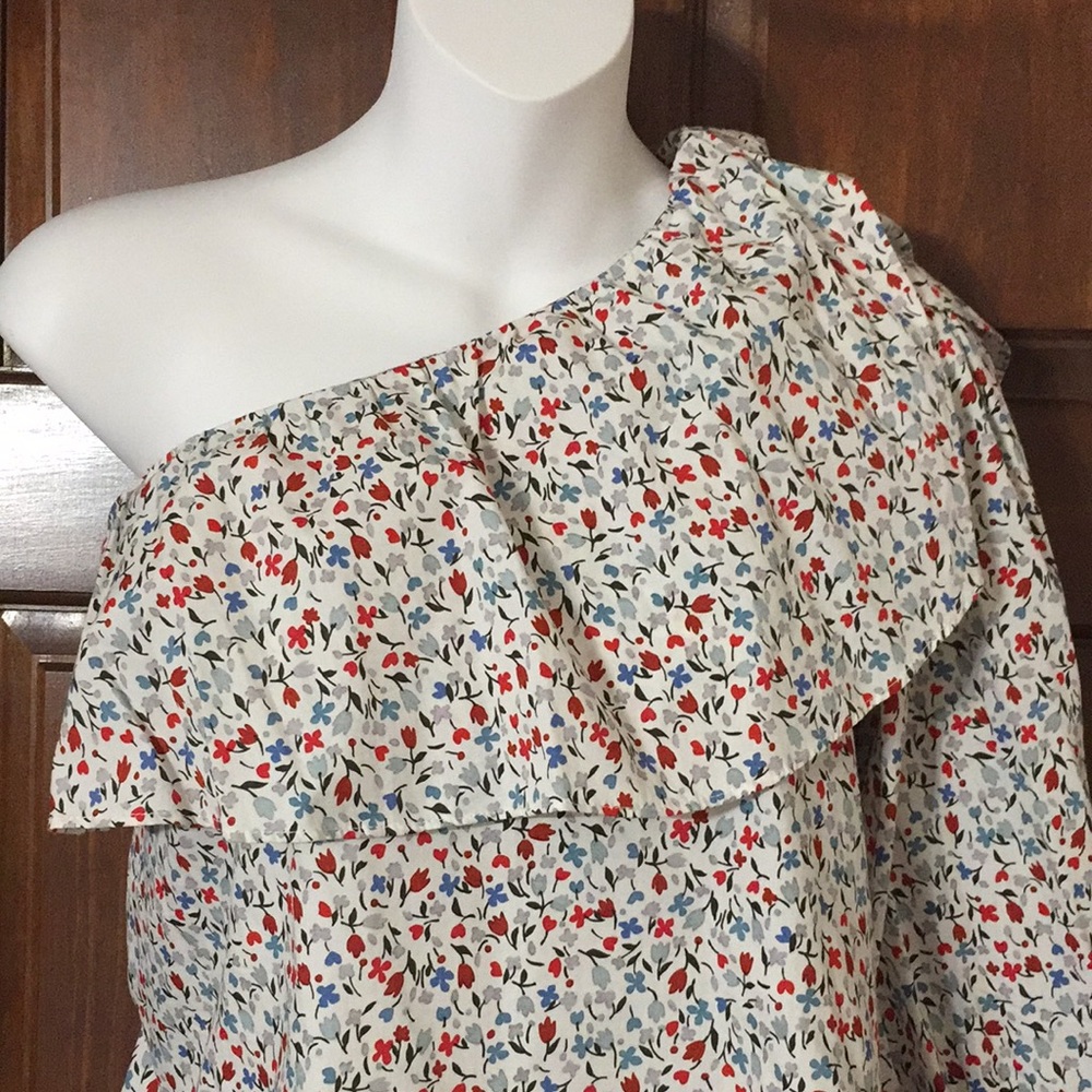 Zara top size Small